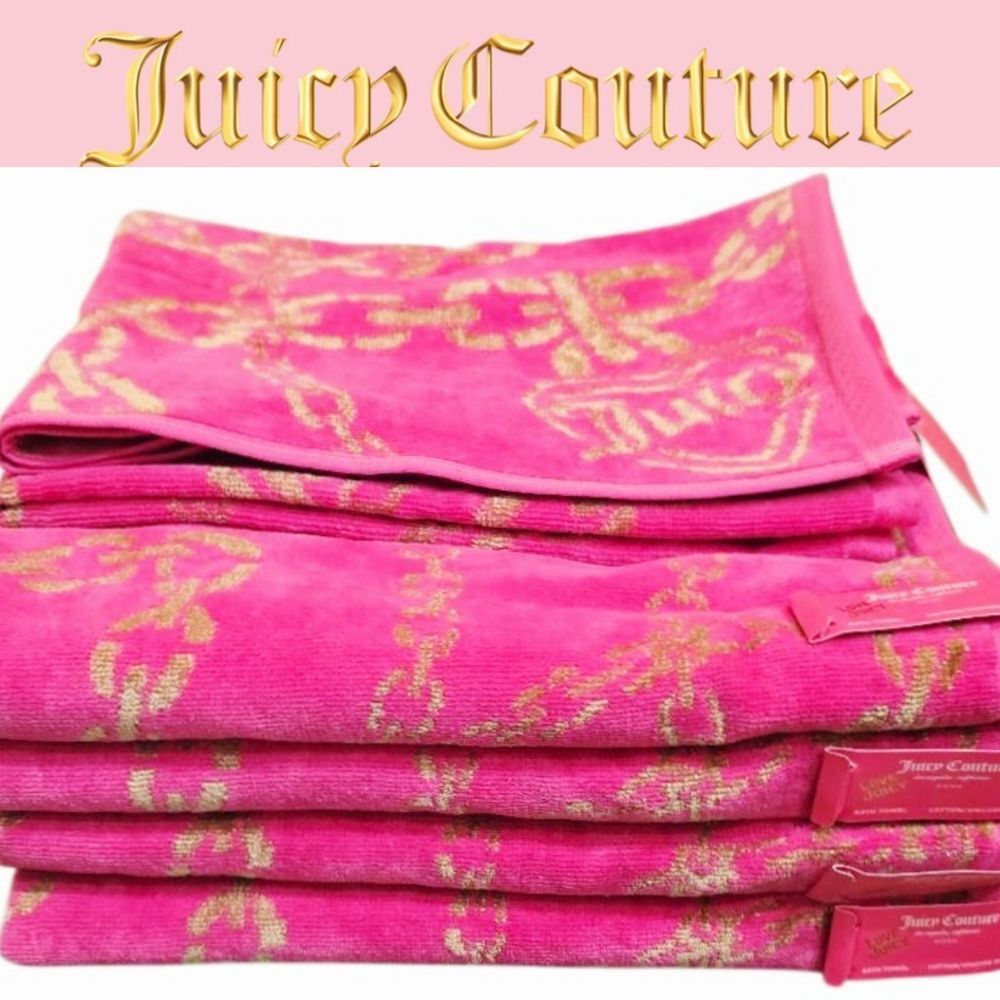 Juicy Couture Home Juicy Logo Heart Locket On Chains Bath & Hand Towel Set- Pink